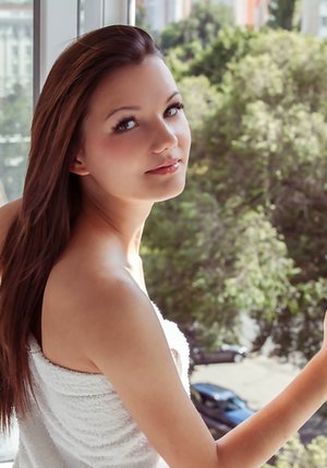 Met Art offers a free picture gallery with Iva demonstrating beautiful shape