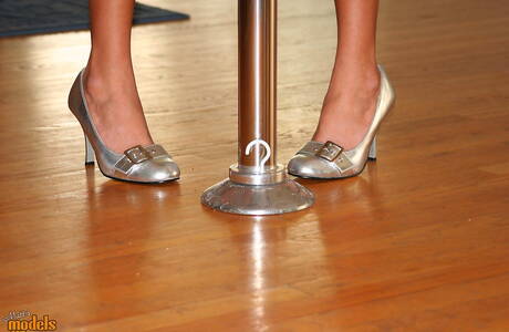 Matts Models are excited to present you with a xxx picture gallery showcasing Reagan Manx showing sexy form