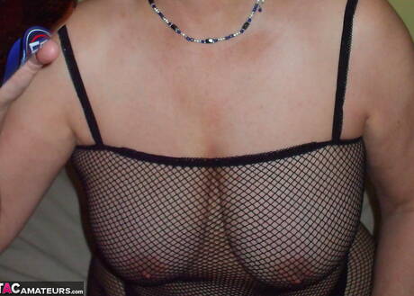 TAC Amateurs are pleased to offer you xxx pictures featuring Busty Bliss unveiling hot body